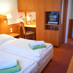 3* Bed and breakfast Korona Panzió